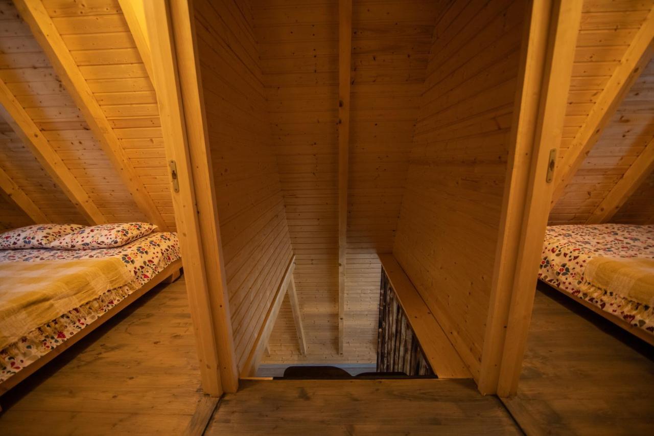 Catunul Din Podei A-Frame Dragoslavele Bagian luar foto
